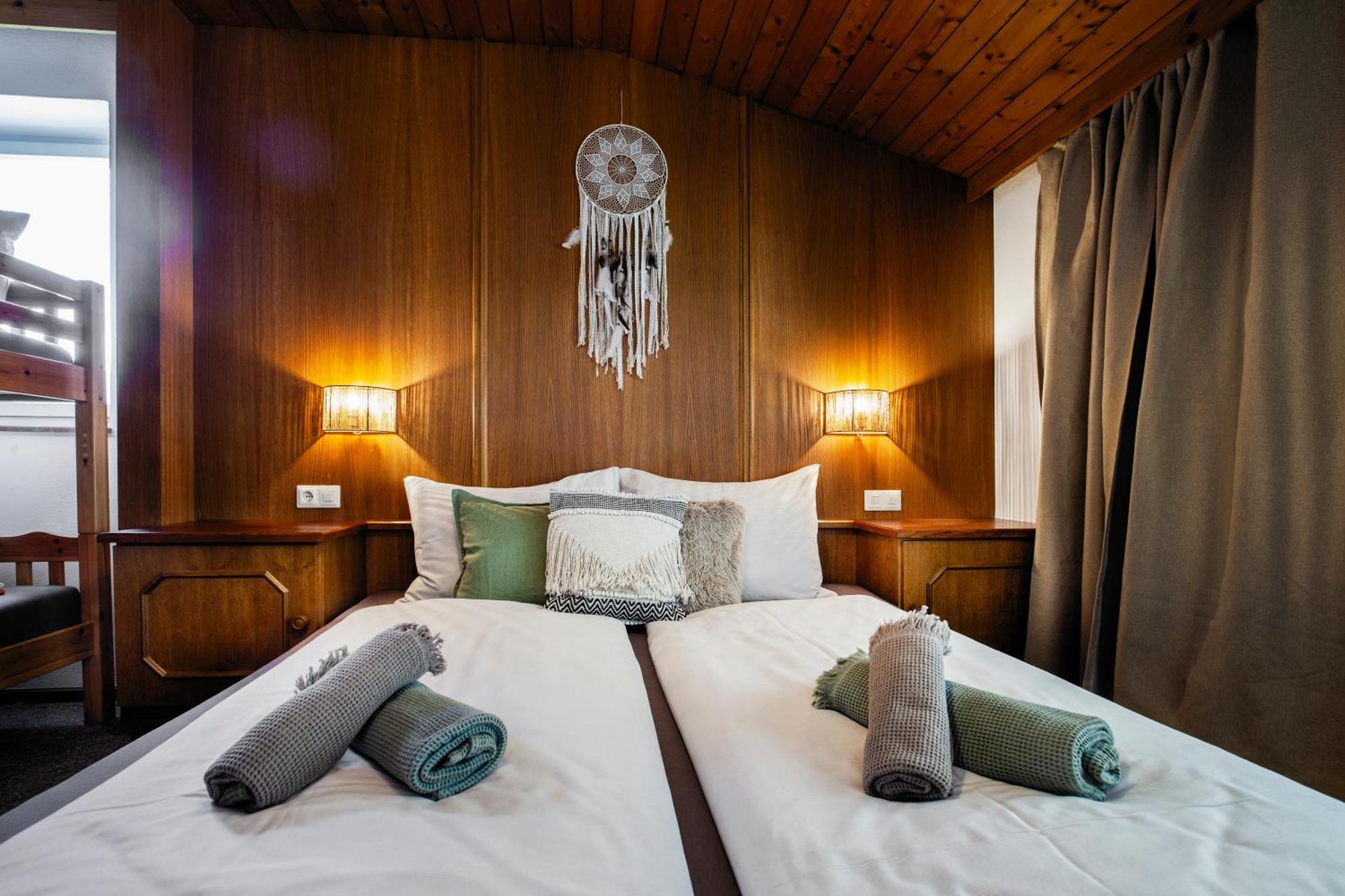 Pinetree Lodge マイヤーホーフェン エクステリア 写真
